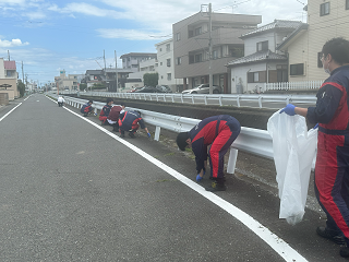 ☆周辺清掃を行いました✨☆